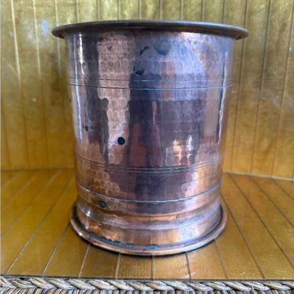 VTG hammered copper bucket planter French - Picture 8 of 8